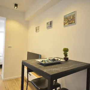  Daire Central Arnavutluk